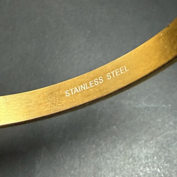 Set of Stainless Steel bracelets - gold and silver - Picture 14 of 16